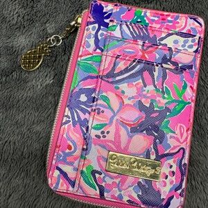 Small Lilly Pulitzer Wallet in great shape!